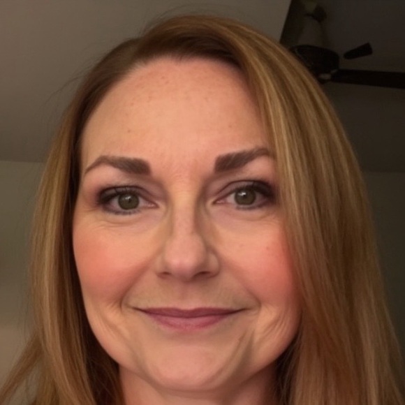 Meet your Posher, Cindy - Picture 1 of 1